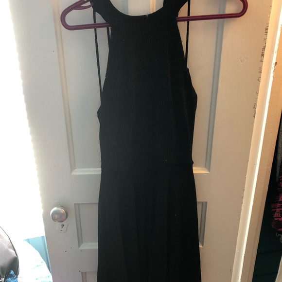 Short sparkly black dress with open back ! - Picture 2 of 6